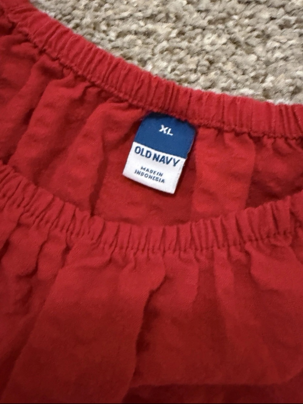 Old navy Red Puff-Sleeve Peplum Top - Picture 2 of 3